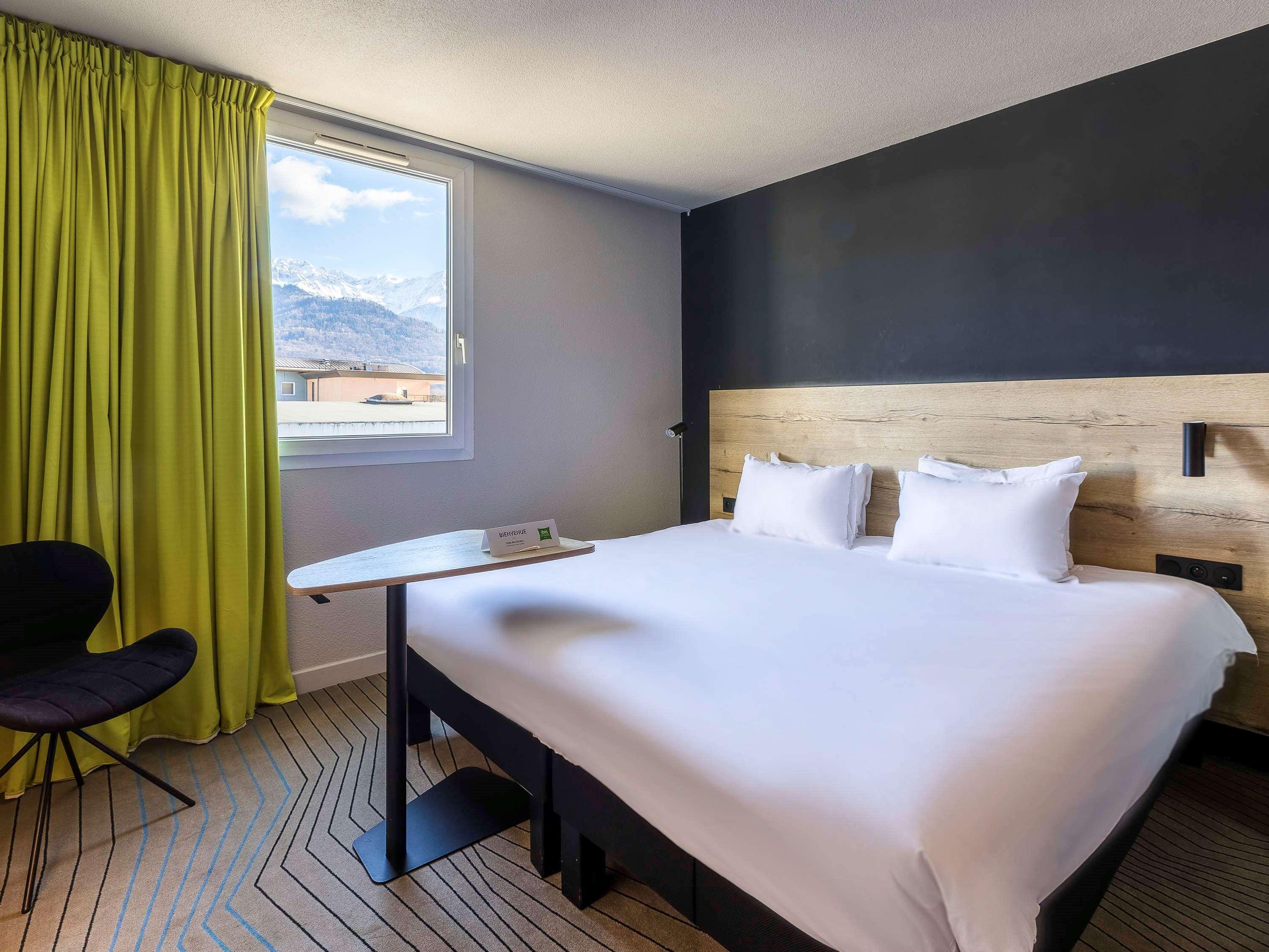 Ibis Styles Crolles Grenoble A41 Hotel Exterior photo